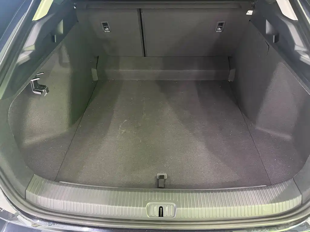 Volkswagen ID.7 VIZZION 2024 AIR купить на сайте DeffCars