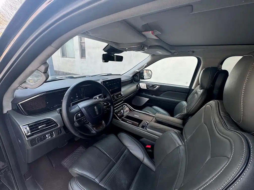 Navigator 2022 3.5T Long Axis Presidential Edition купить на сайте DeffCars