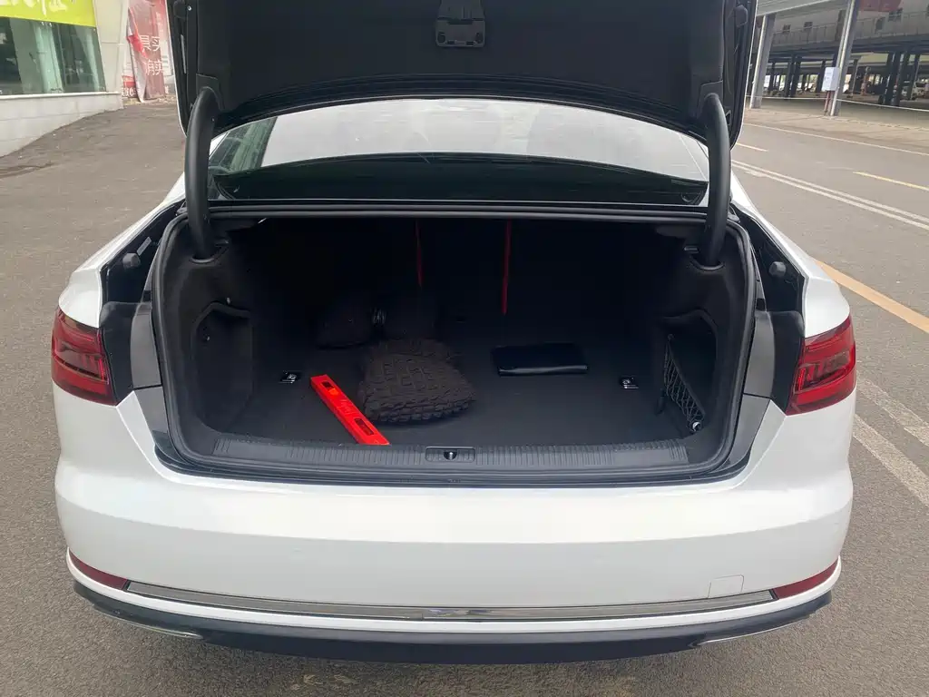 Audi A4L 2019 40 TFSI Enterprising National V купить на сайте DeffCars