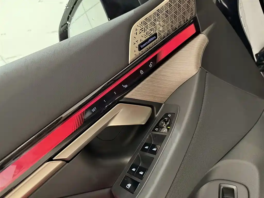 BMW 5 Series 2024 530Li Exclusive Luxury Package купить на сайте DeffCars