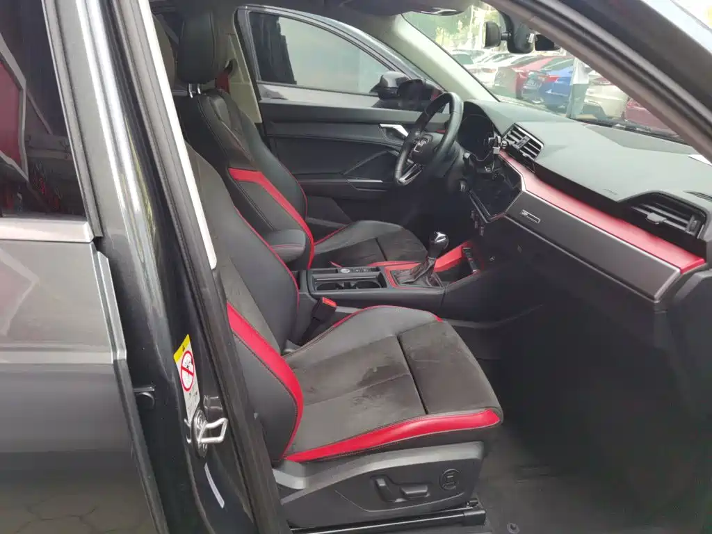 Audi Q3 2019 35 TFSI aggressive and dynamic купить на сайте DeffCars