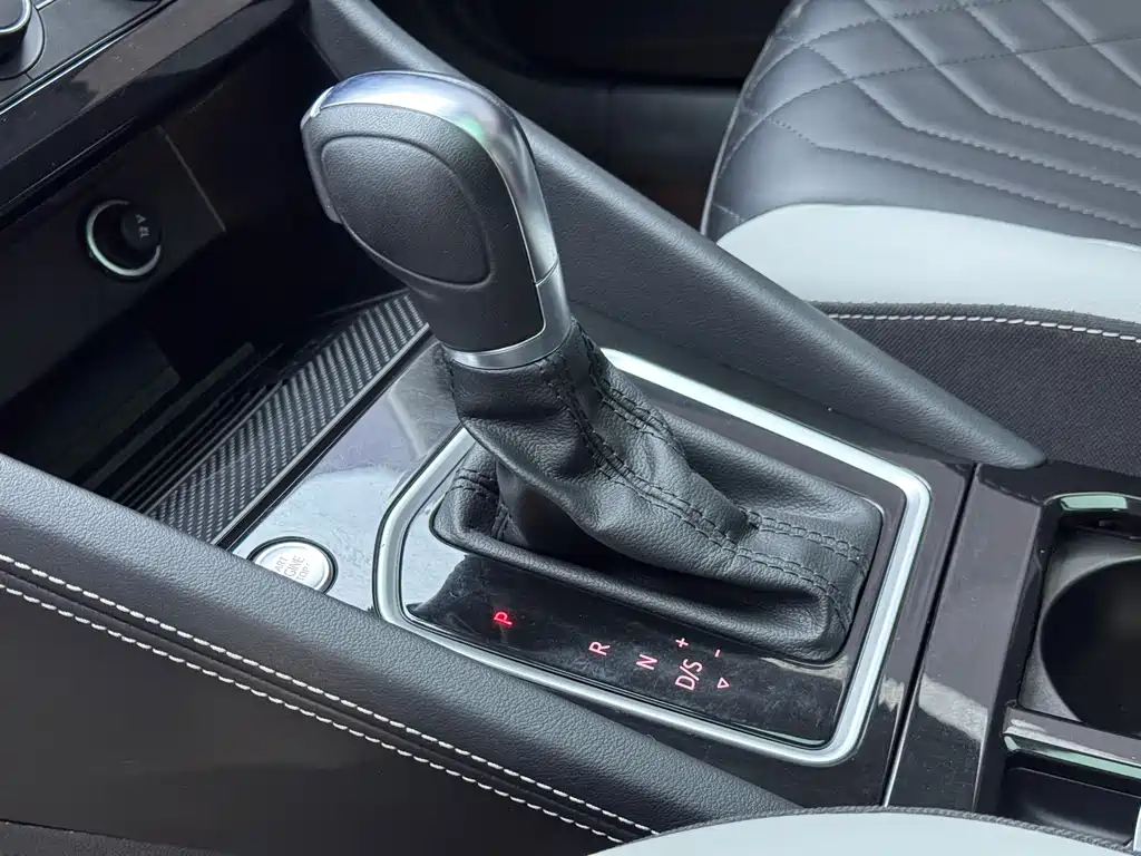 Jetta VS7 2024 Qianli Jiangshan 280TSI Automatic Honor Edition купить на сайте DeffCars