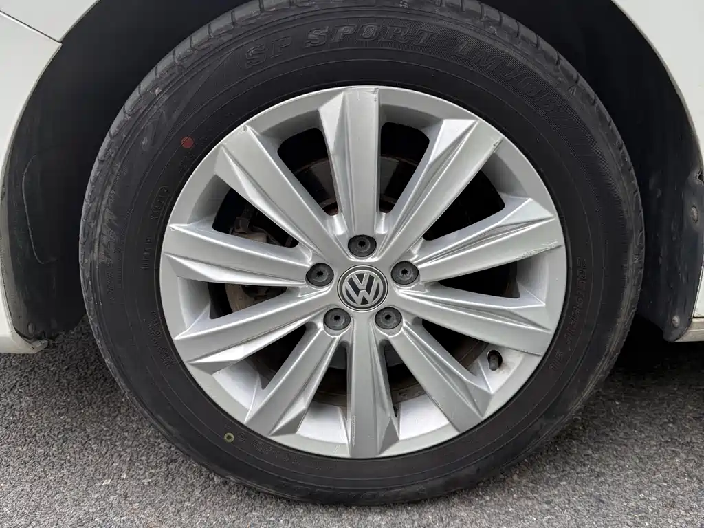 Bora 2016 1.6L automatic comfort type купить на сайте DeffCars
