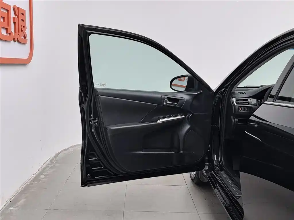 Camry 2016 2.5G 10th Anniversary Deluxe Navigation Edition купить на сайте DeffCars