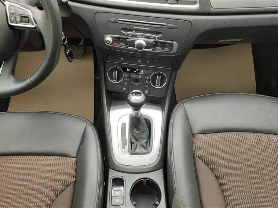 Audi Q3 2018 30th Anniversary Model 30 TFSI Fashion Model купить на сайте DeffCars