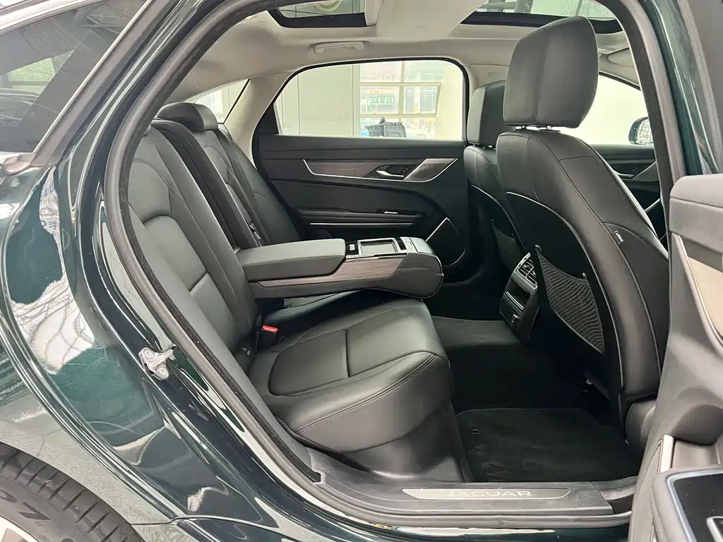 Jaguar XFL 2023 XFL 2.0T P200 2WD Elite Deluxe Edition купить на сайте DeffCars