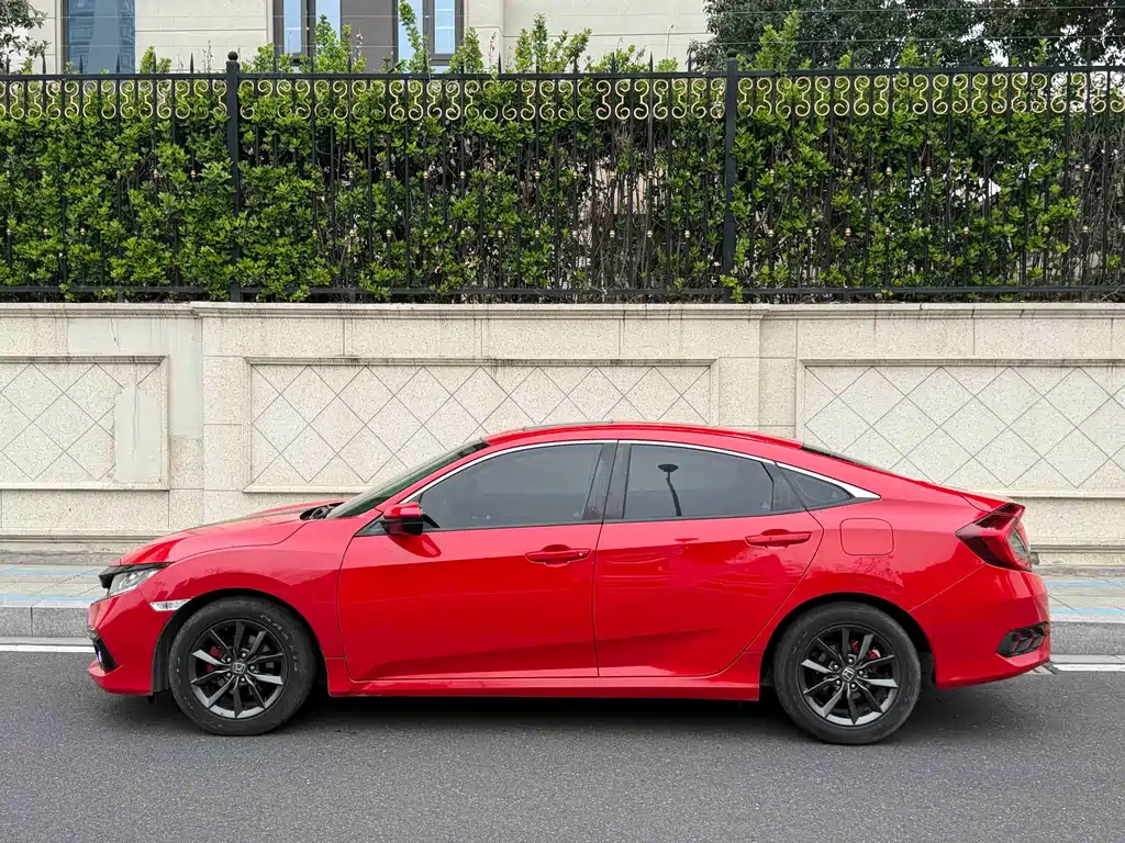 Civic 2019 220TURBO CVT Dynamic Edition National V купить на сайте DeffCars