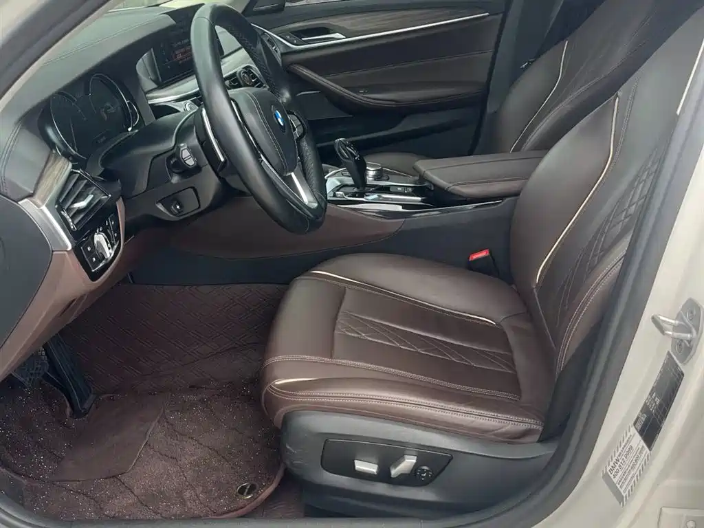 BMW 5 Series 2018 Facelift 530Li Exclusive Luxury Package купить на сайте DeffCars
