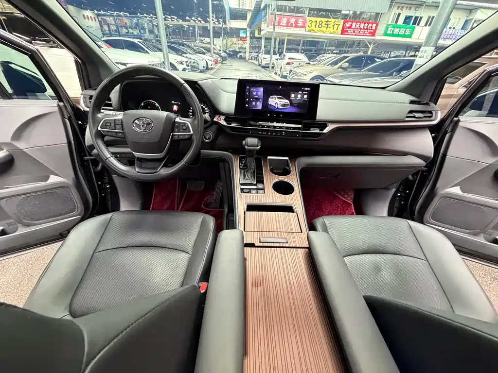 SIENNA 2024 2.5L Hybrid Deluxe Edition купить на сайте DeffCars