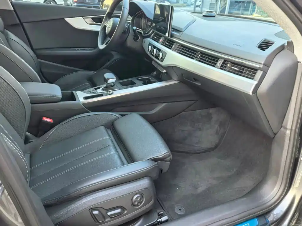 Audi A4L 2023 40 TFSI Fashionable and Dynamic купить на сайте DeffCars