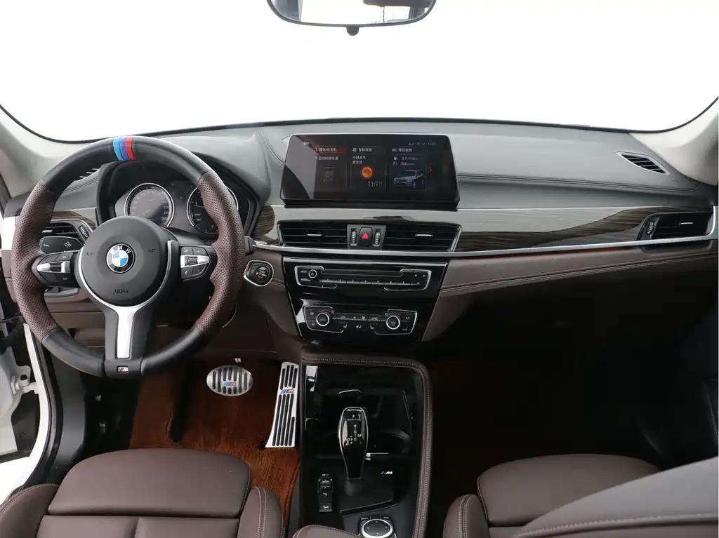 BMW X1 2022 xDrive25Li Exclusive Model купить на сайте DeffCars