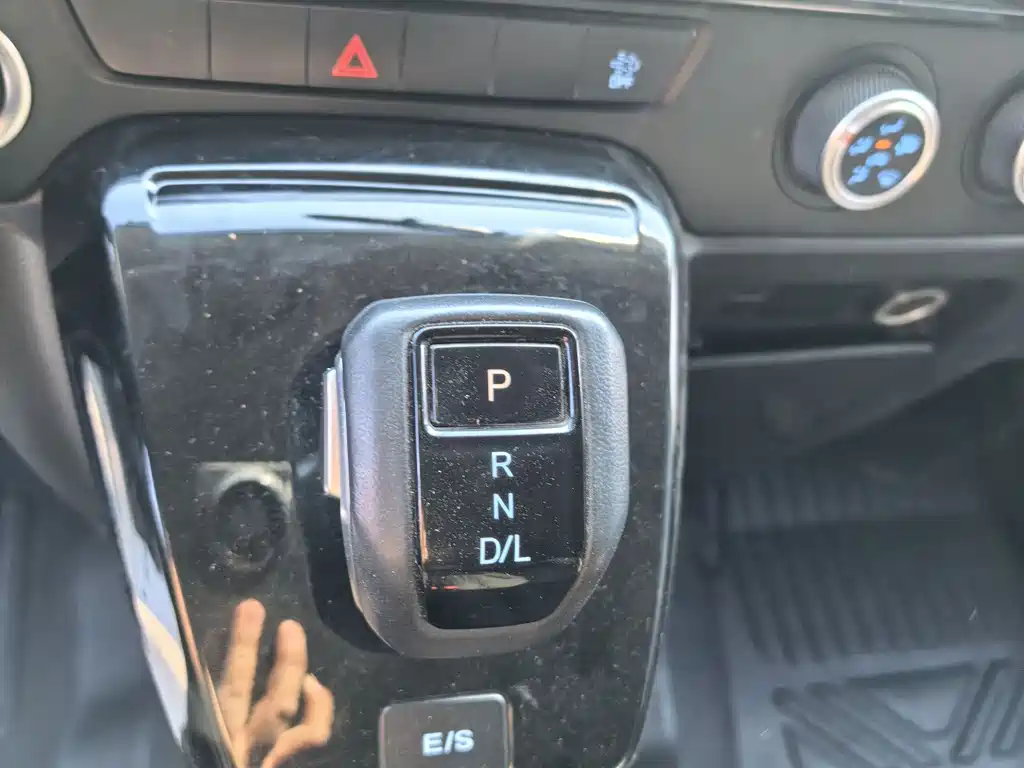 Jiangling Fushun 2023 2.0T automatic short-axis medium-high-roof commercial multi-purpose passenger vehicle with 6 seats купить на сайте DeffCars