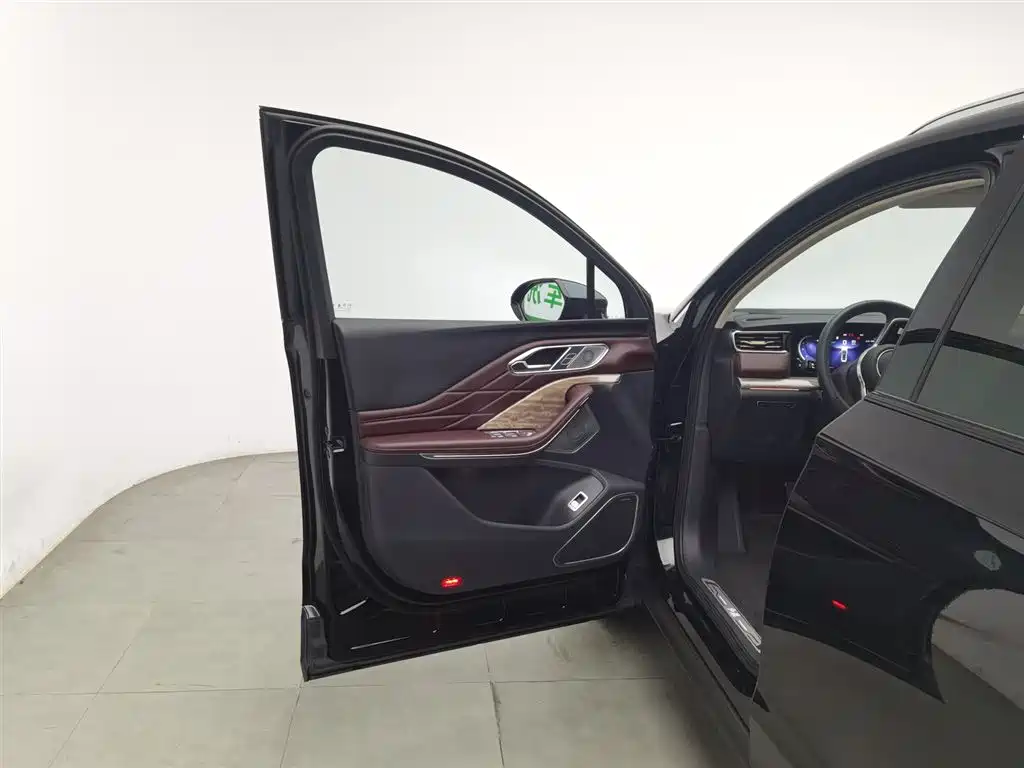 Hongqi HS7 2023 2.0T automatic four-wheel drive flag collar version, six seats купить на сайте DeffCars