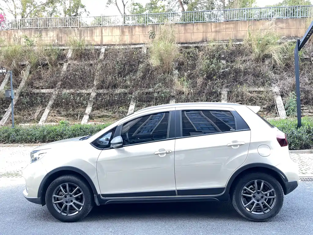 Vision X3 2021 PRO 1.5L CVT premium model купить на сайте DeffCars