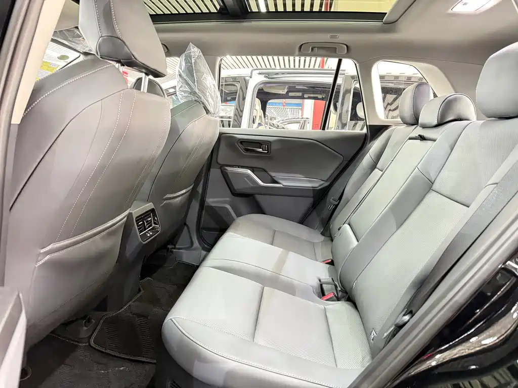 RAV4 Rongfang 2026 Dual Engine 2.0L Two-wheel drive Deluxe Edition купить на сайте DeffCars