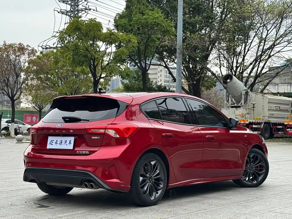 Focus 2022 Hatchback EcoBoost 180 Automatic ST Line купить на сайте DeffCars