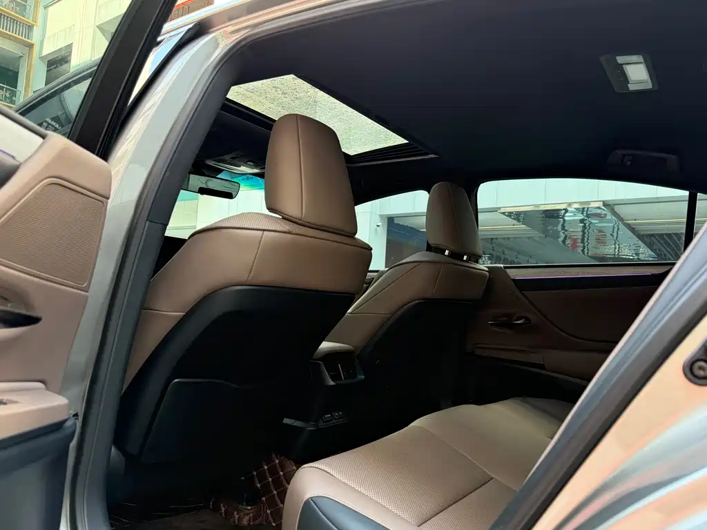 Lexus ES 2025 200 Premium Edition купить на сайте DeffCars