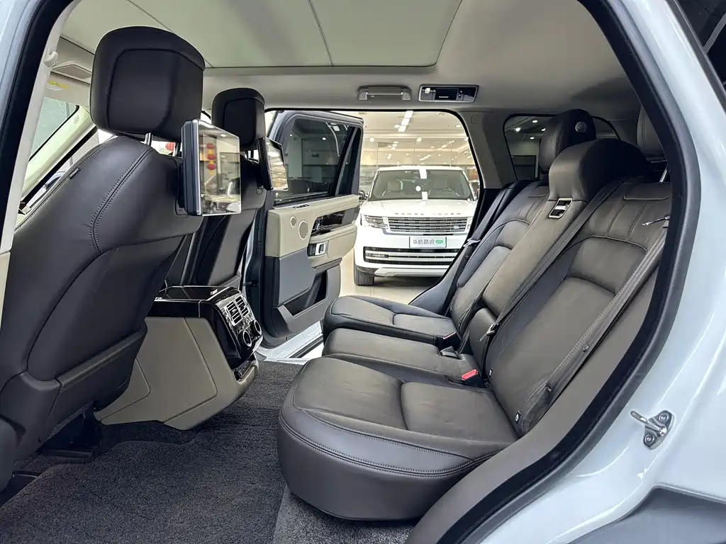Range Rover 2021 3.0 L6 Legend Extended Classic Edition купить на сайте DeffCars