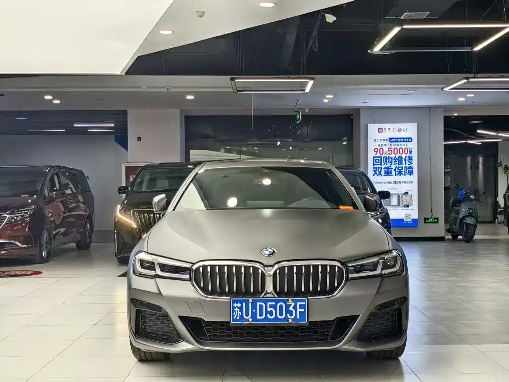 BMW 5 Series 2023 530Li Leading M Sports Package купить на сайте DeffCars