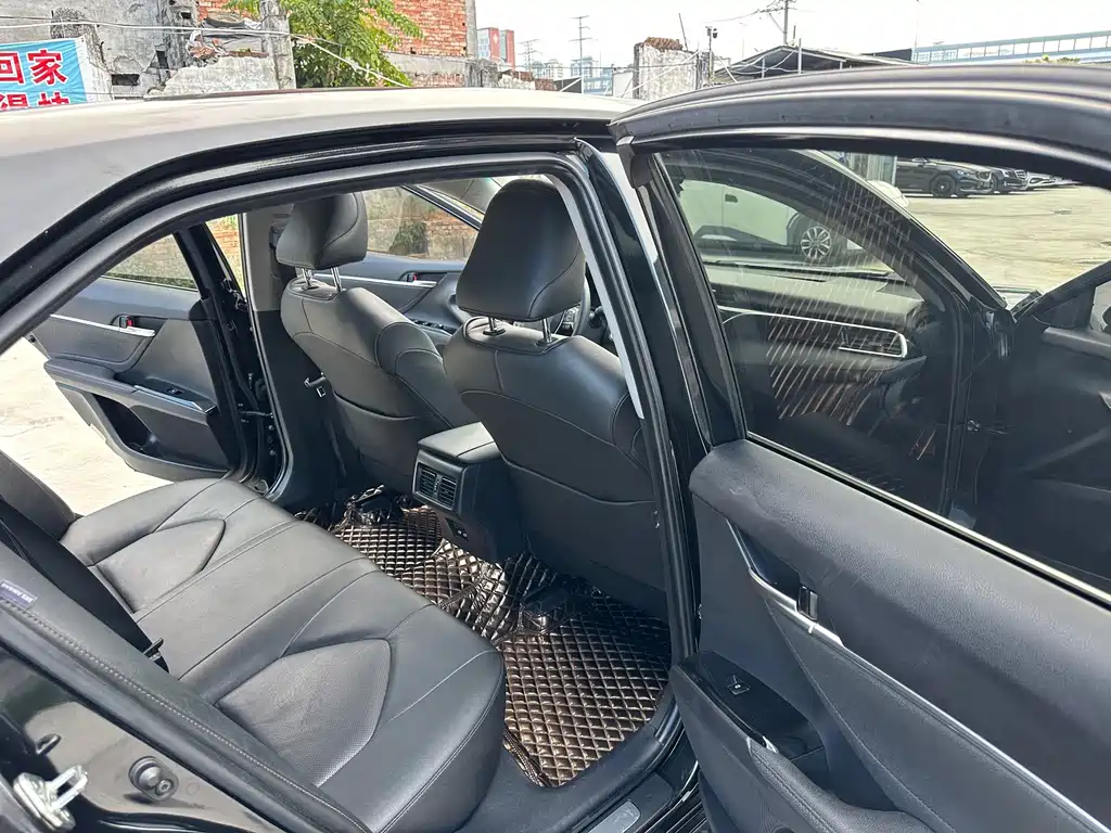 Camry 2021 2.0g Deluxe Edition купить на сайте DeffCars