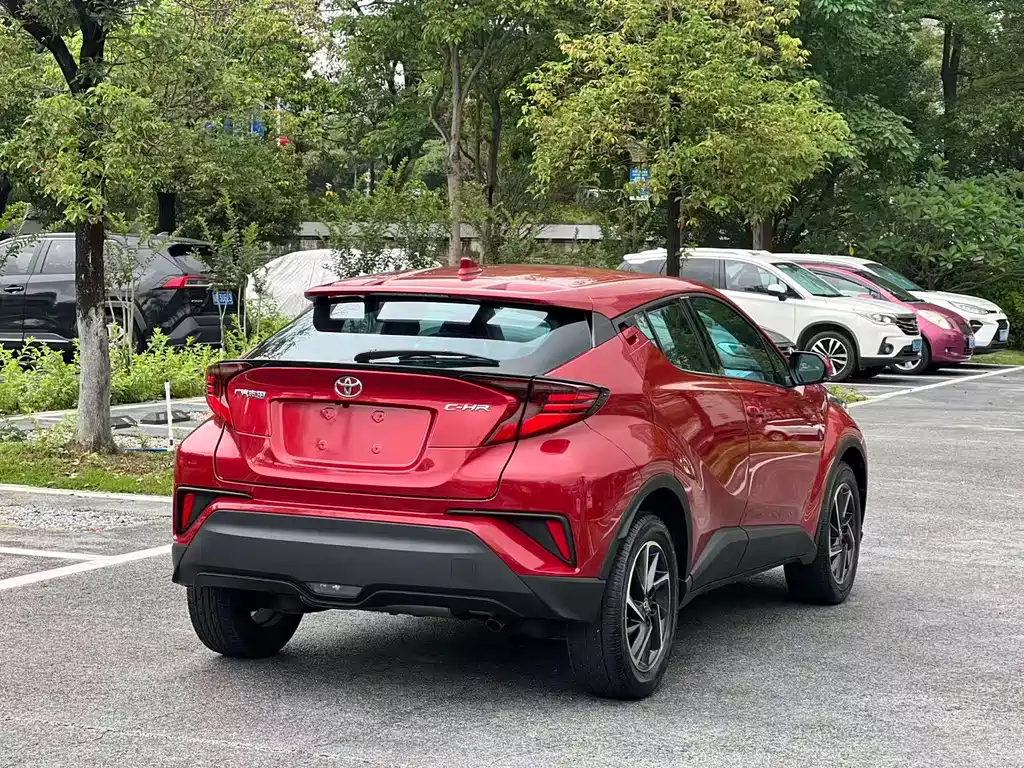 Toyota C-HR 2022 2.0L Leading Edition купить на сайте DeffCars