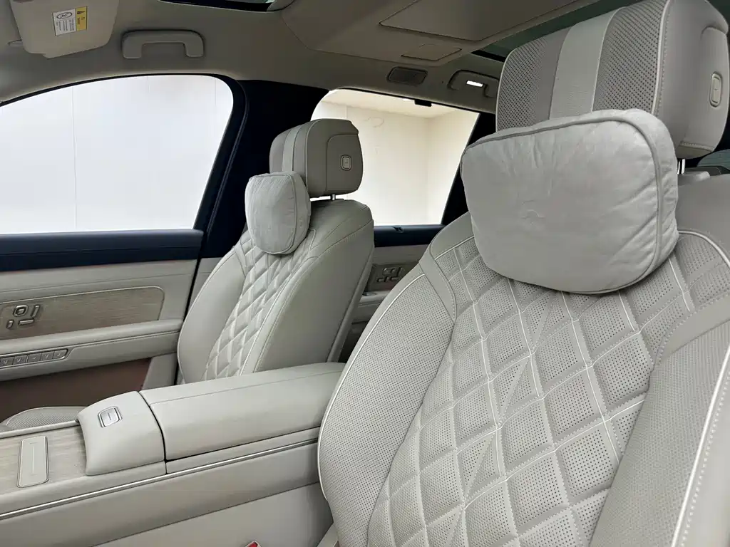 NIO ES8 2026 Six-seater Executive Signature Edition купить на сайте DeffCars