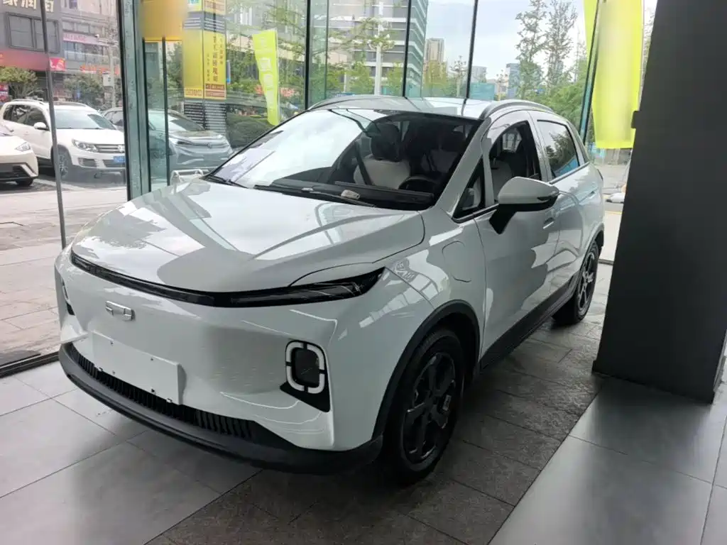 GEELY Geometry E Firefly 2024 Model 401km Starlight купить на сайте DeffCars