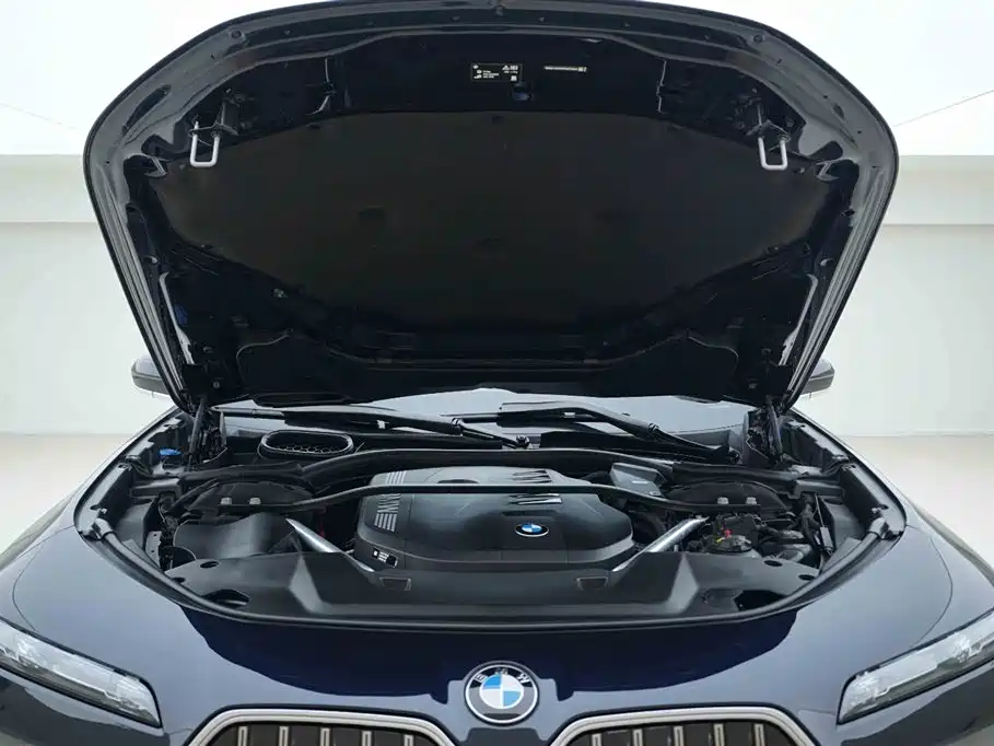 BMW 7 Series 2023 740Li Leading M Sports Package купить на сайте DeffCars