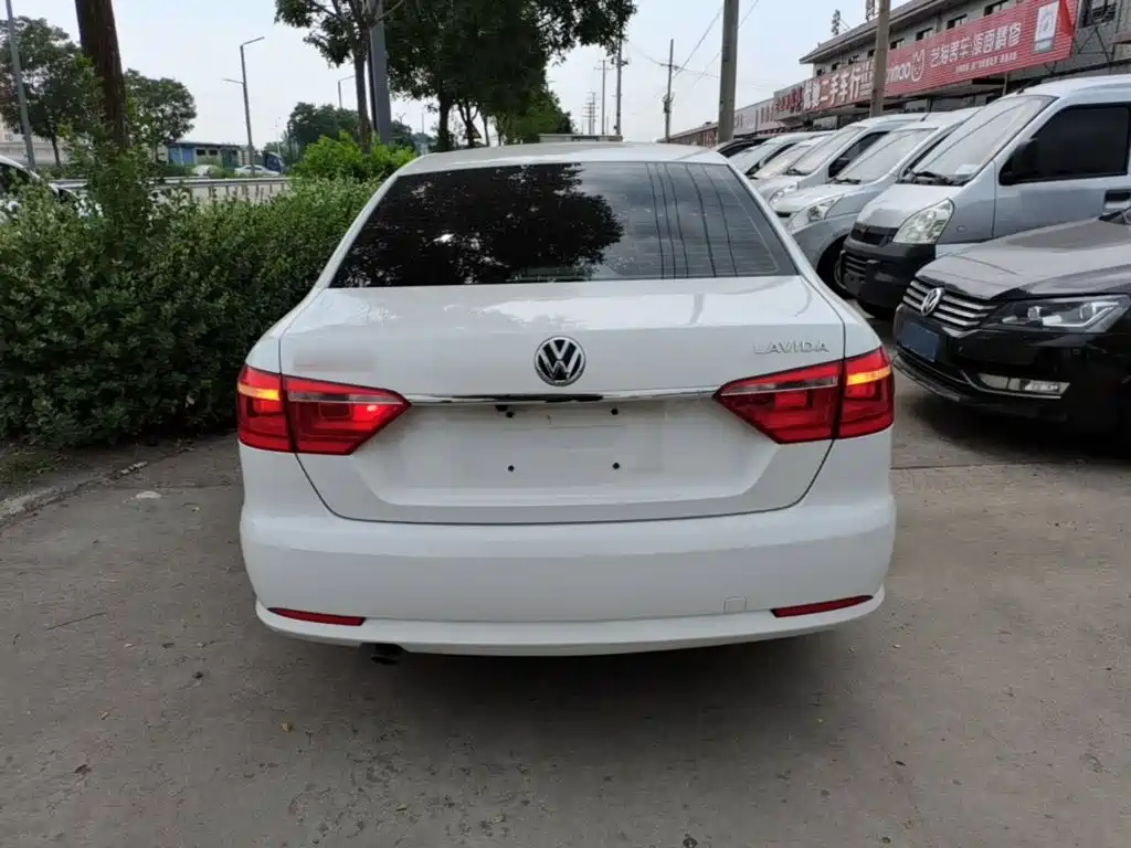 Lavida 2015 1.6L automatic fashion version купить на сайте DeffCars