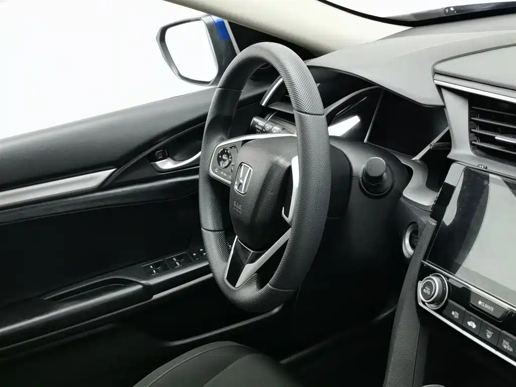 Civic 2019 220TURBO CVT Dynamic Edition National VI купить на сайте DeffCars
