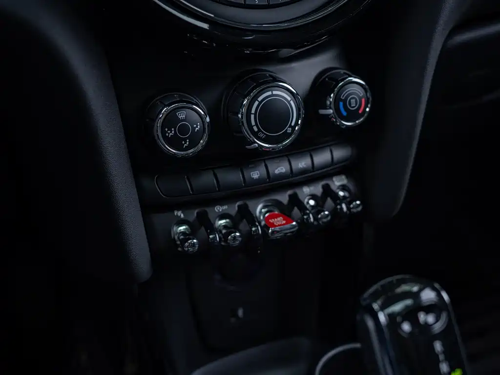 MINI 2021 1.5T COOPER Classic купить на сайте DeffCars