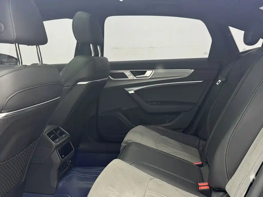 Audi A6L 2024 45 TFSI Premium Dynamic Model купить на сайте DeffCars