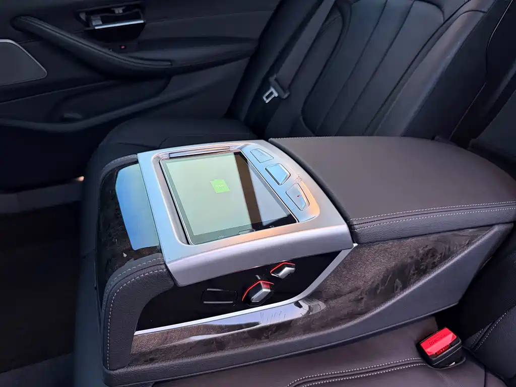 BMW 5 Series 2018 530Li Exclusive M Sports Package купить на сайте DeffCars