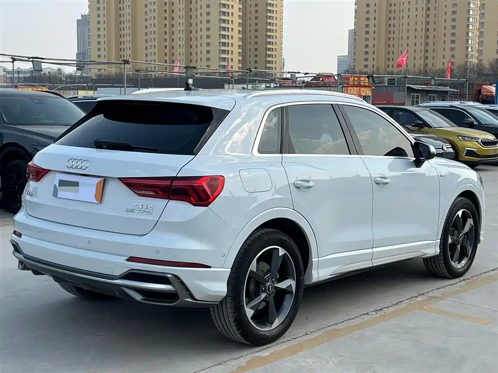 Audi Q3 2022 35 TFSI Fashionable and Dynamic купить на сайте DeffCars