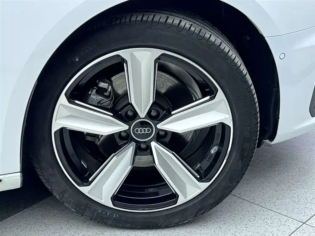 Audi A4L 2022 40 TFSI luxury and dynamic model купить на сайте DeffCars