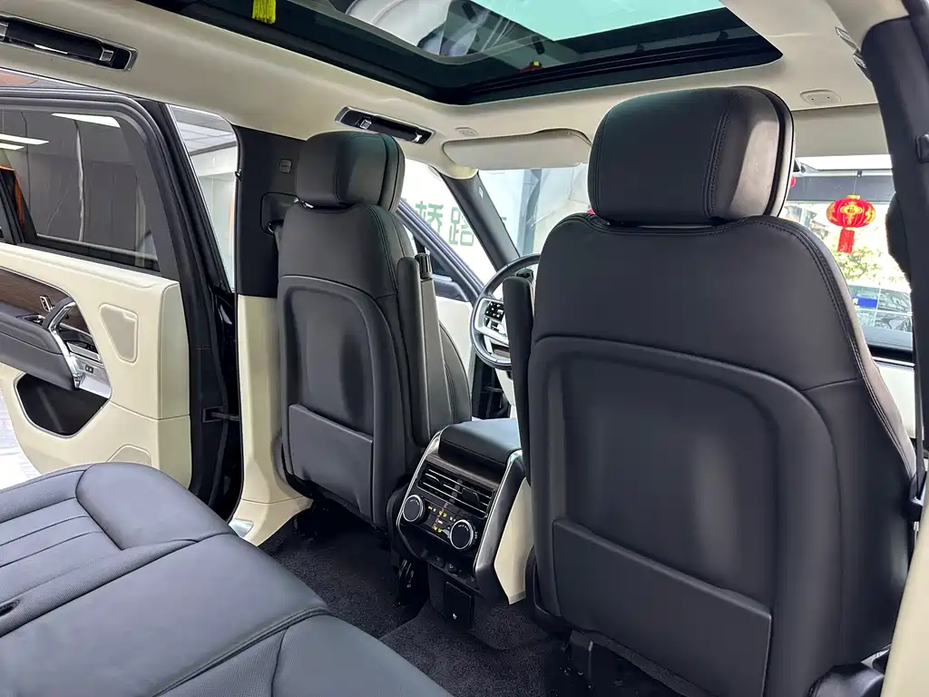 Range Rover 2023 3.0 L6 400PS Seven-seater Extended Edition купить на сайте DeffCars