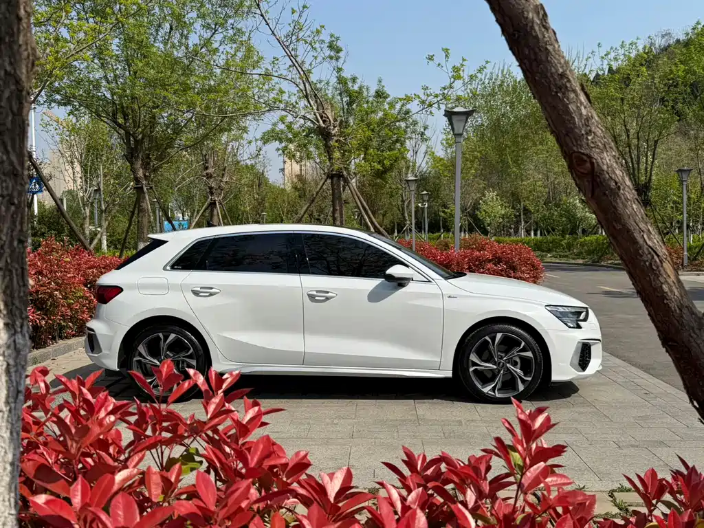 Audi A3 2023 Sportback 35 TFSI stylish and sporty купить на сайте DeffCars