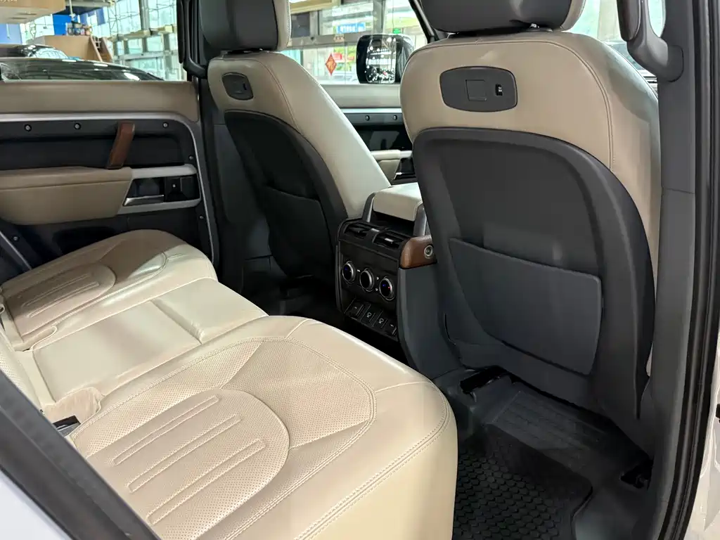 Land Rover Defender 2021 110 P400 Dark Special Edition купить на сайте DeffCars