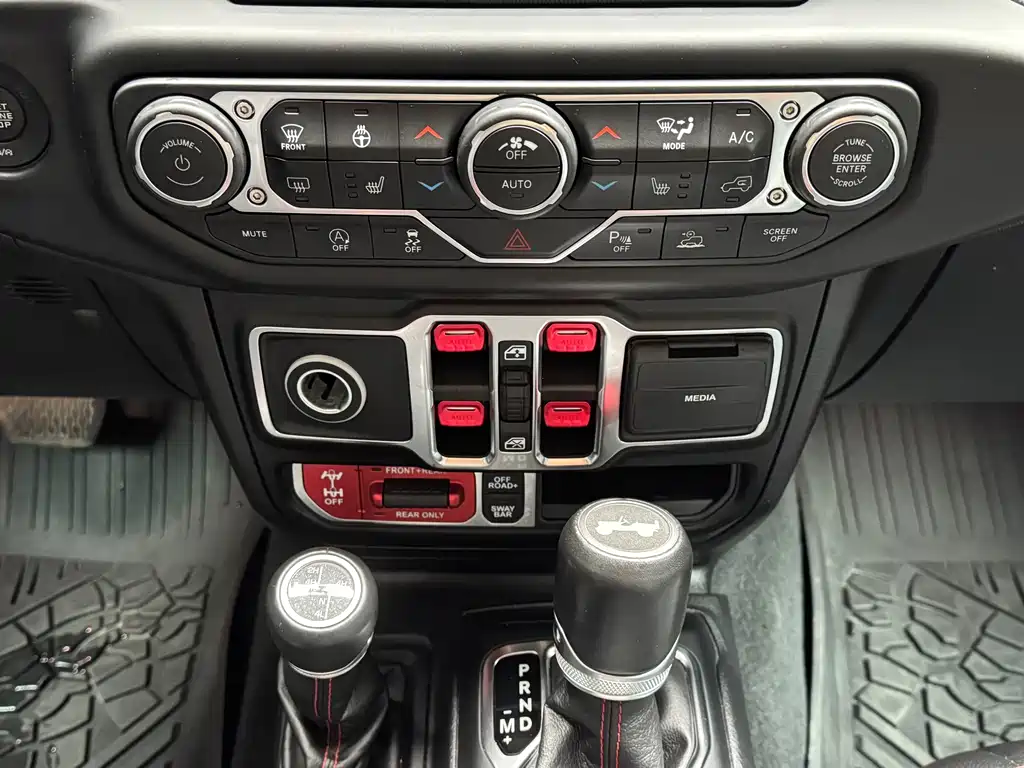 Wrangler 2021 2.0T Robin Han Four Door Edition купить на сайте DeffCars