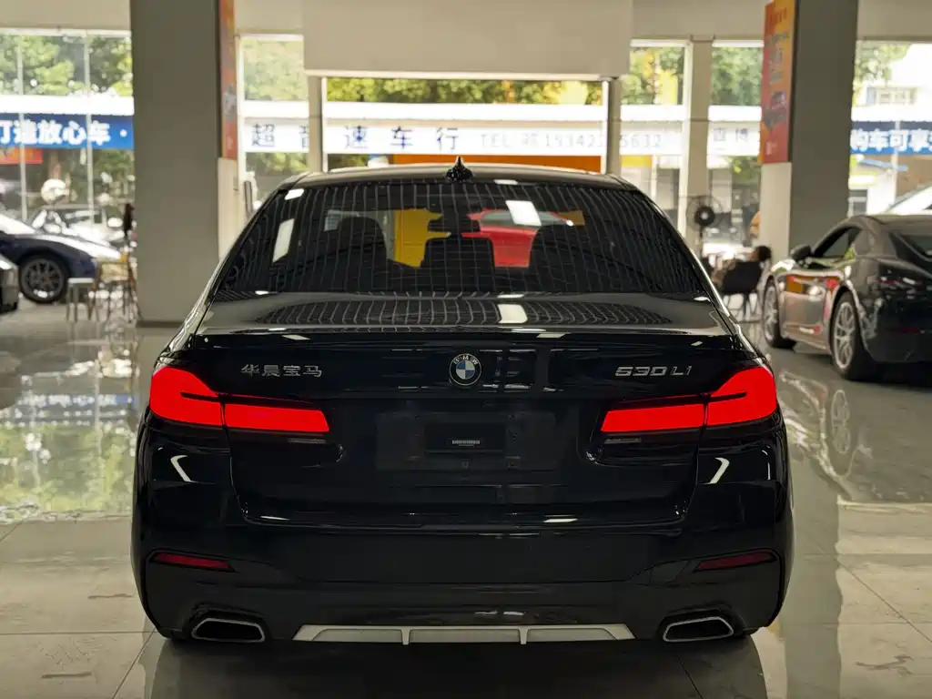 BMW 5 Series 2021 530Li Leading M Sports Package купить на сайте DeffCars