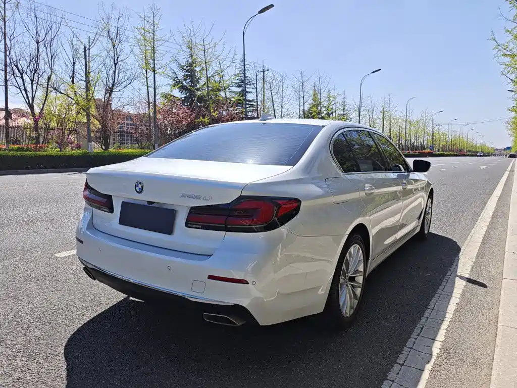 BMW 5 Series 2022 525Li Luxury Package купить на сайте DeffCars