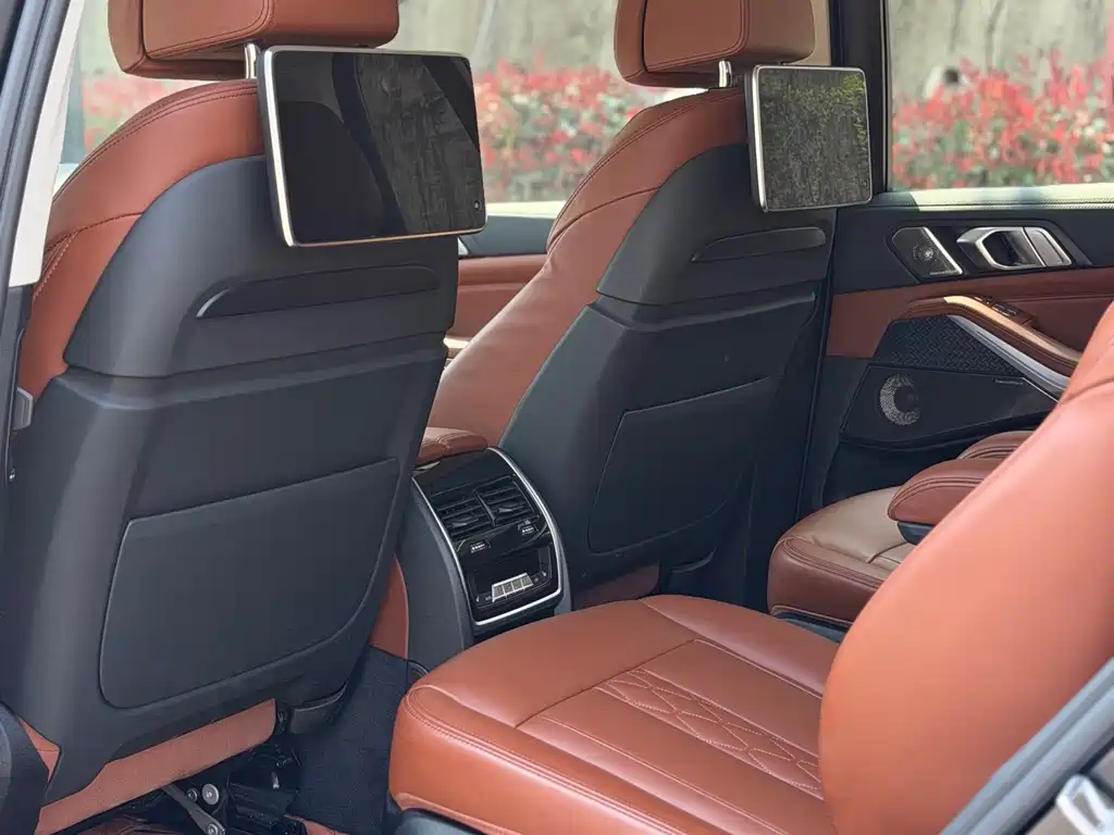 BMW X7 2022 xDrive M50i купить на сайте DeffCars