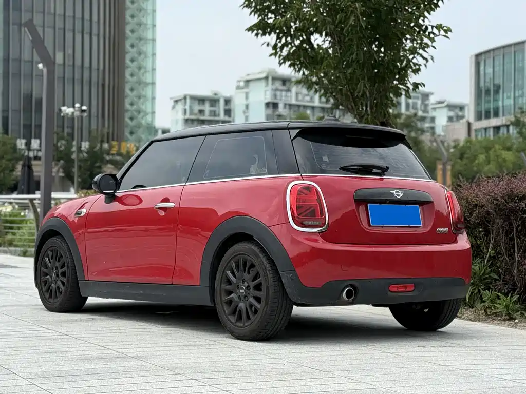 MINI 2018 1.5T COOPER Classic купить на сайте DeffCars