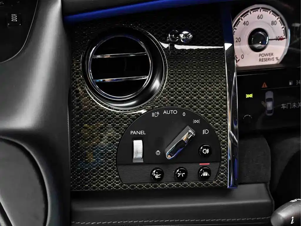 Phantom 2018 6.6T Black Badge купить на сайте DeffCars