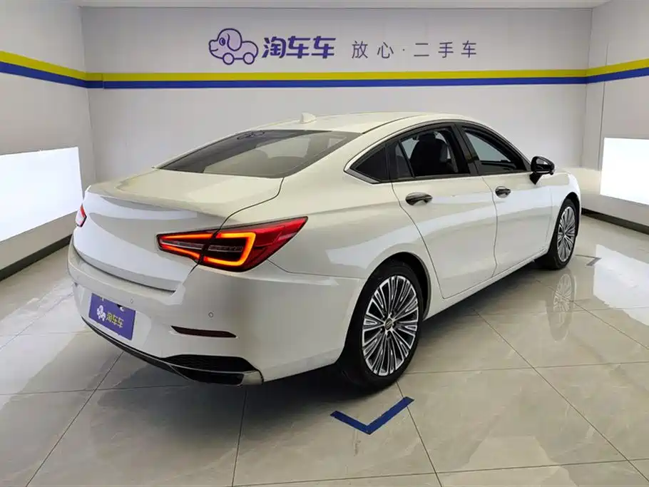 Hongqi H5 2022 classic model facelift 1.5T DCT flag rhyme version купить на сайте DeffCars