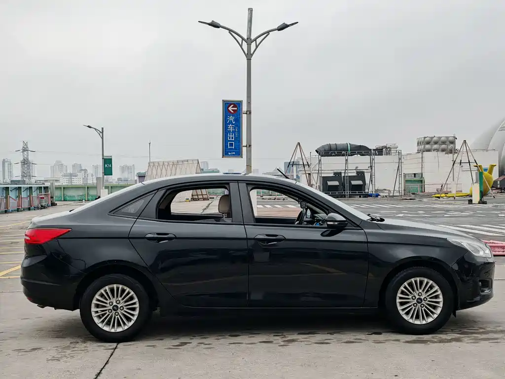 Forex 2015 1.5L manual comfort model купить на сайте DeffCars