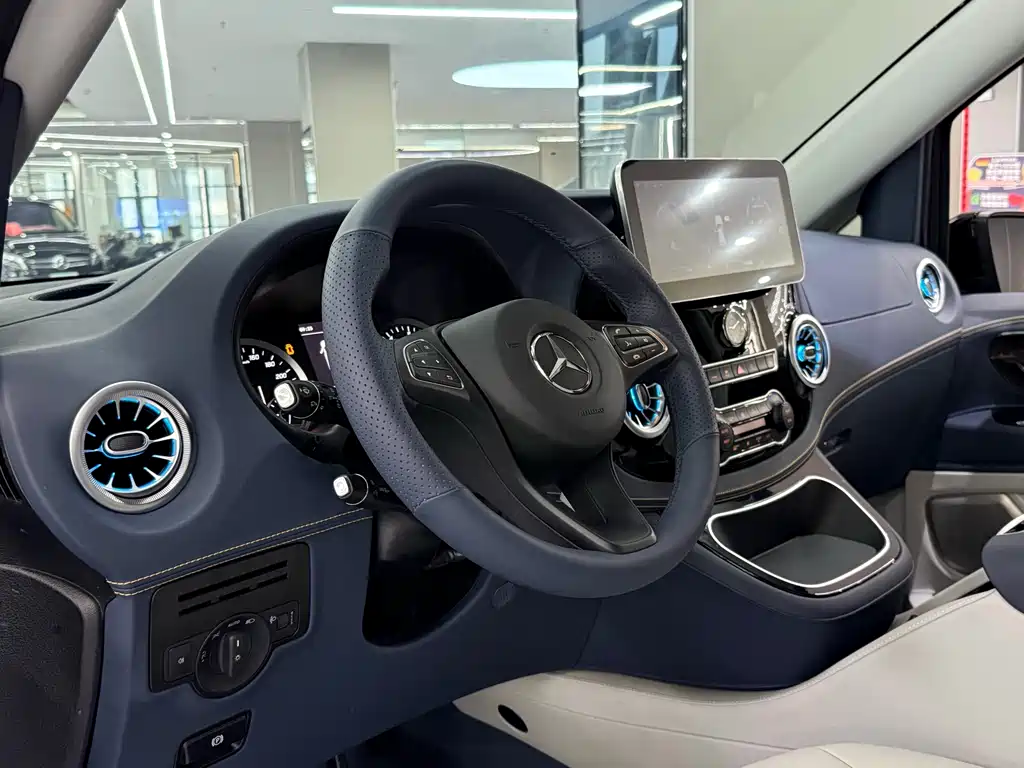 Vito 2023 2.0T Business Edition 7 seats купить на сайте DeffCars