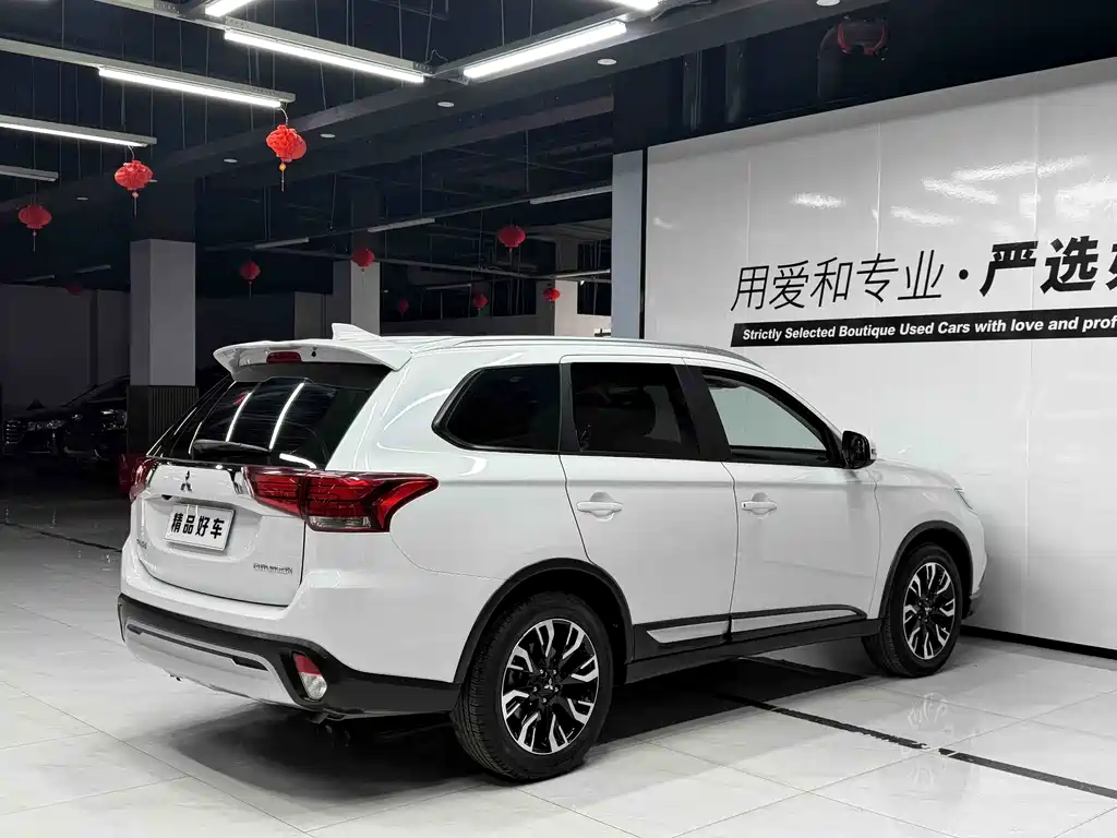 Outlander 2019 2.0L 2WD Enjoyable Edition 5 seats National V купить на сайте DeffCars