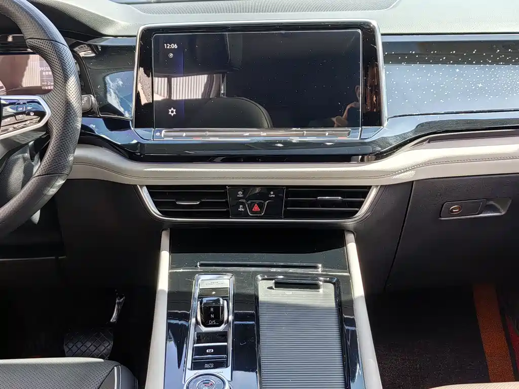 Touron 2024 530 V6 four-wheel drive luxury version купить на сайте DeffCars