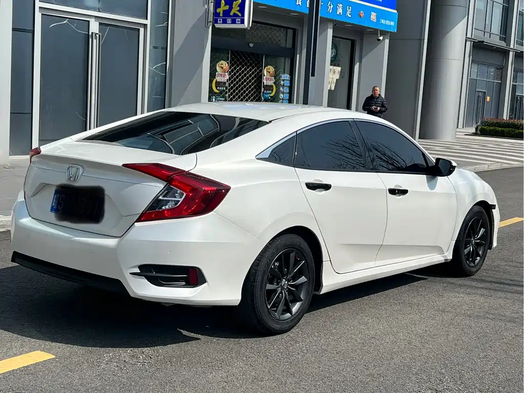 Civic 2019 220TURBO CVT Dynamic Edition National VI купить на сайте DeffCars